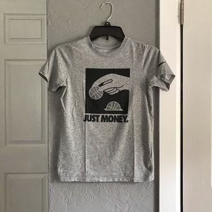 Youth Medium Nike shirt
